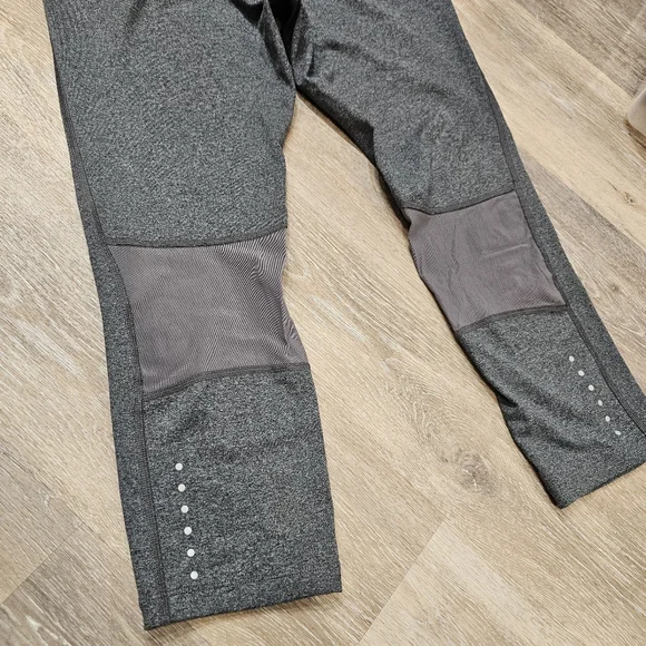 Like New Nike Capri Buttery Soft Leggings - Picture 3 of 13